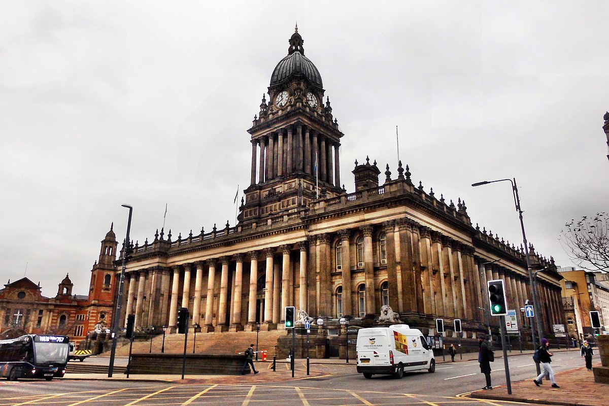 History: Leeds Town Hall - i-Yorkshire Marketplace